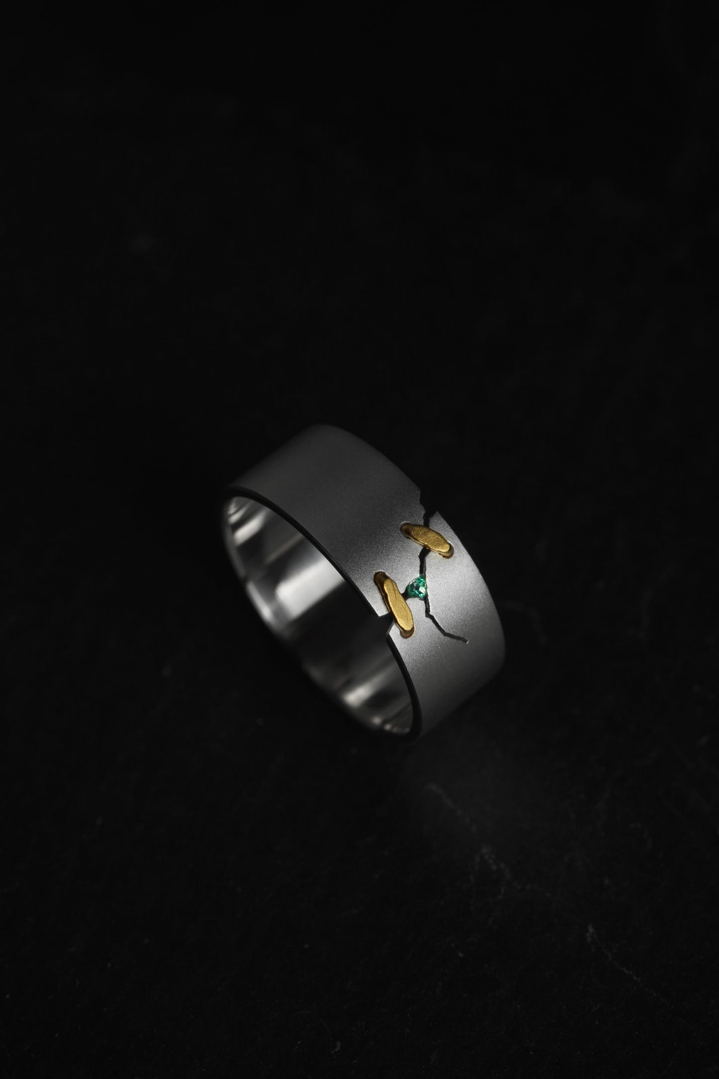 JuCi Band Ring White Duo With Emerald