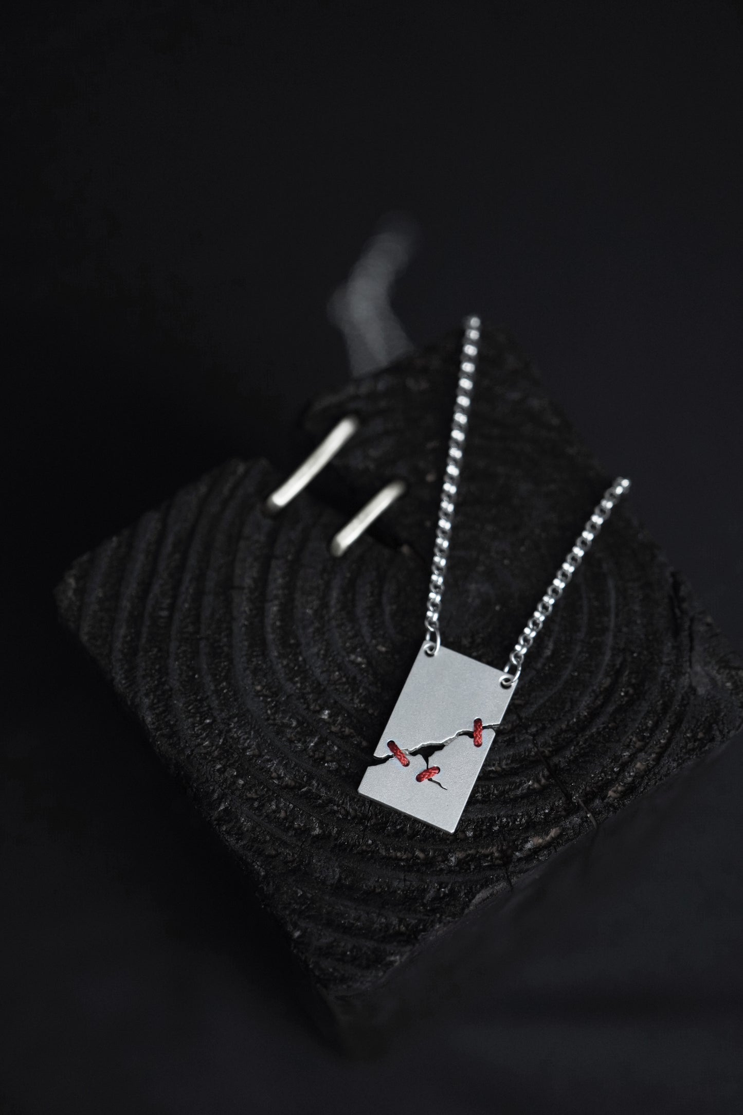 JuCi Red Line Pendant Tri