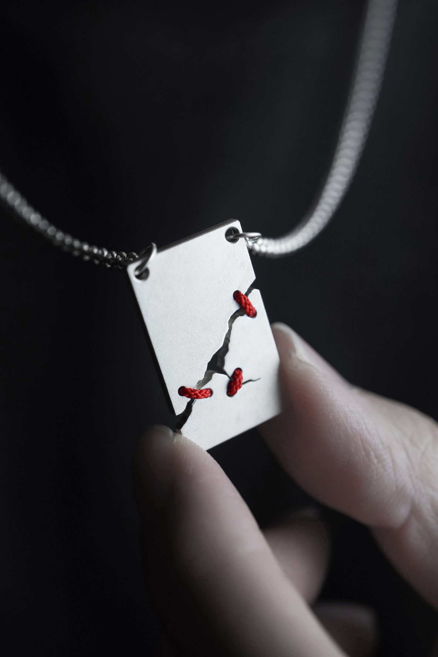 JuCi Red Line Pendant Tri