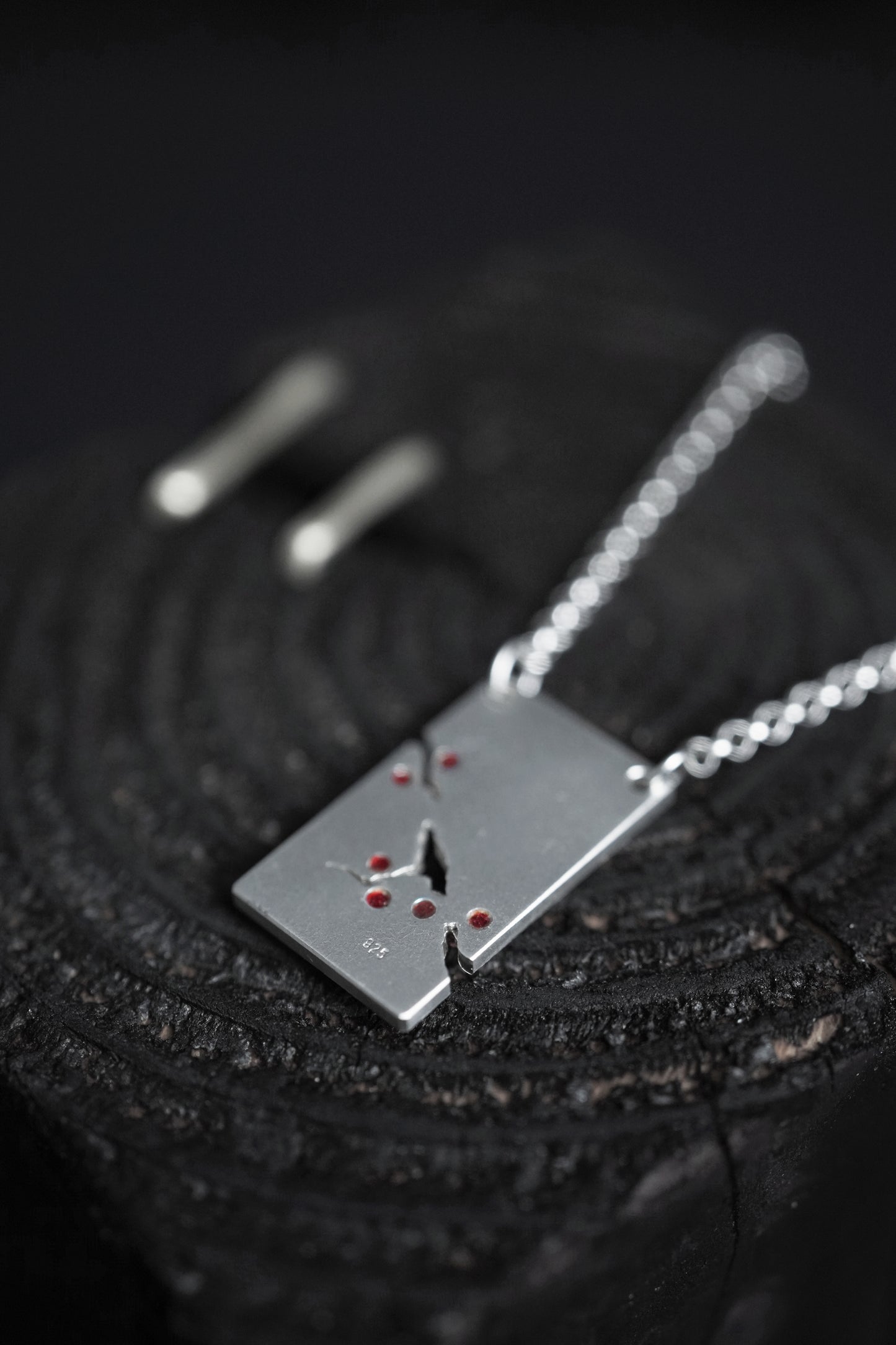 JuCi Red Line Pendant Tri