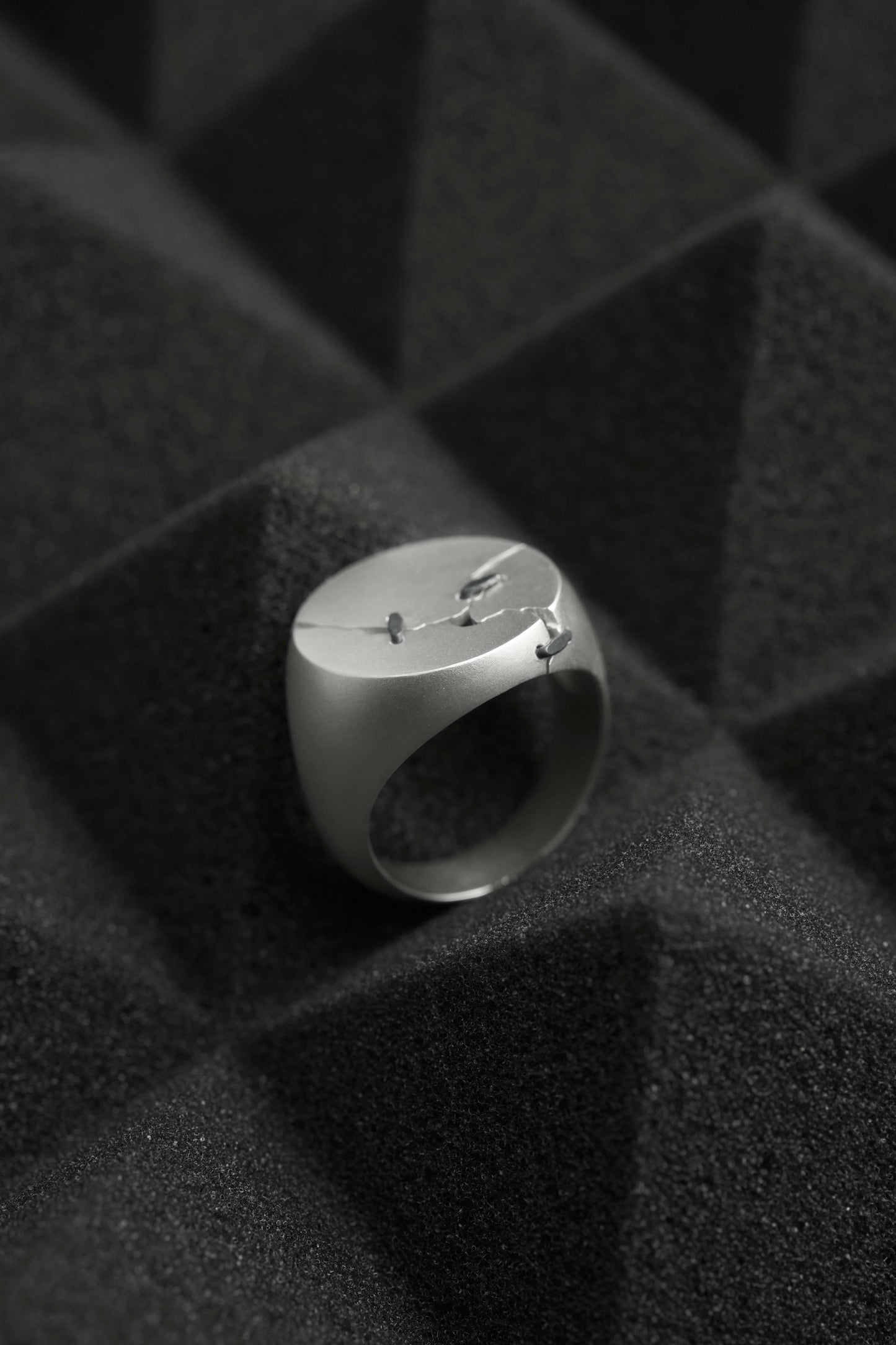 JuCi Signet Ring Round Black