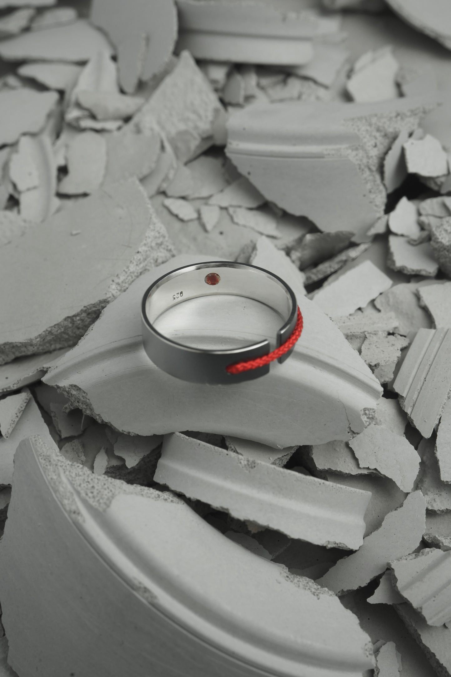 Red Line Band 5mm Dark