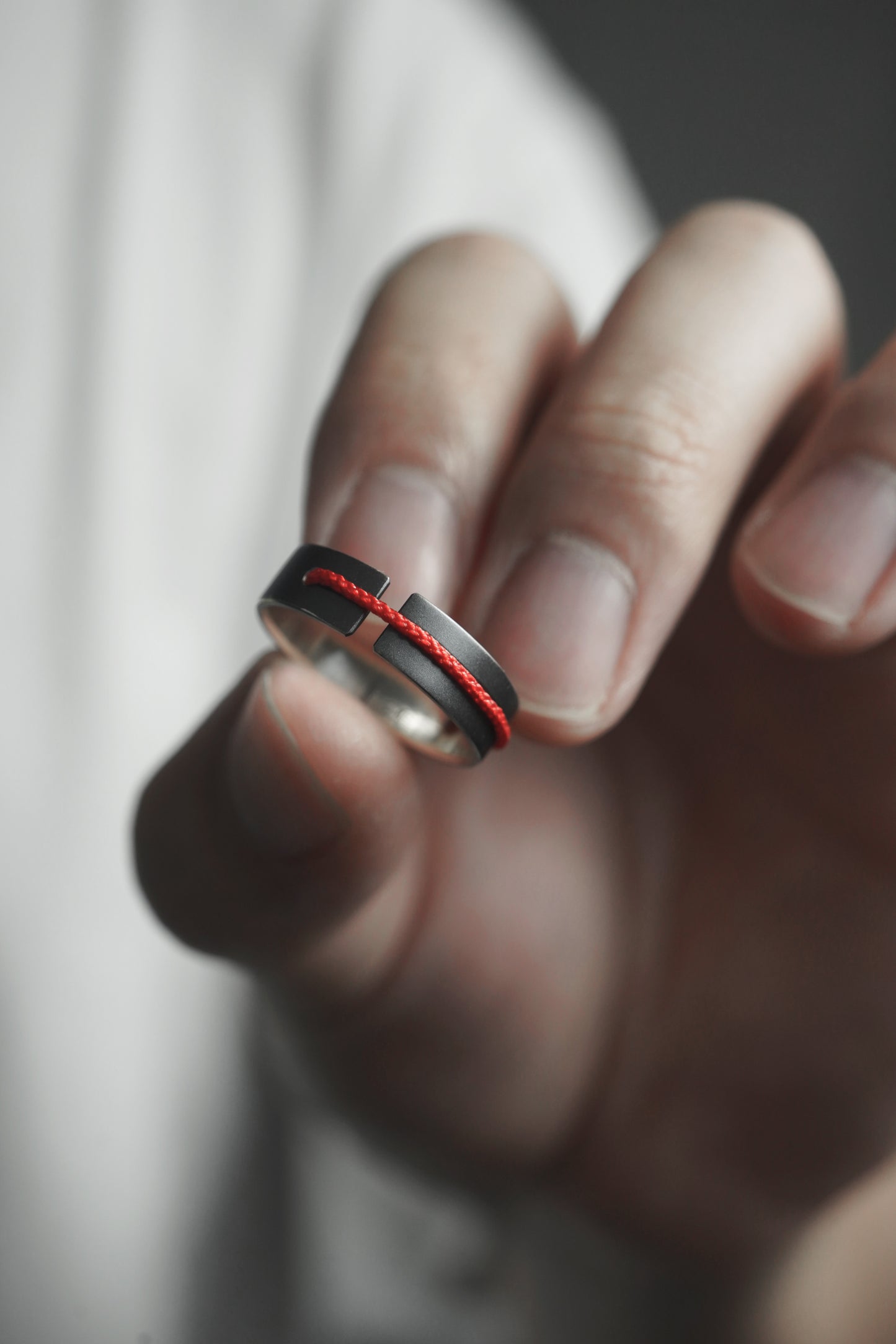Red Line Band 5mm Dark
